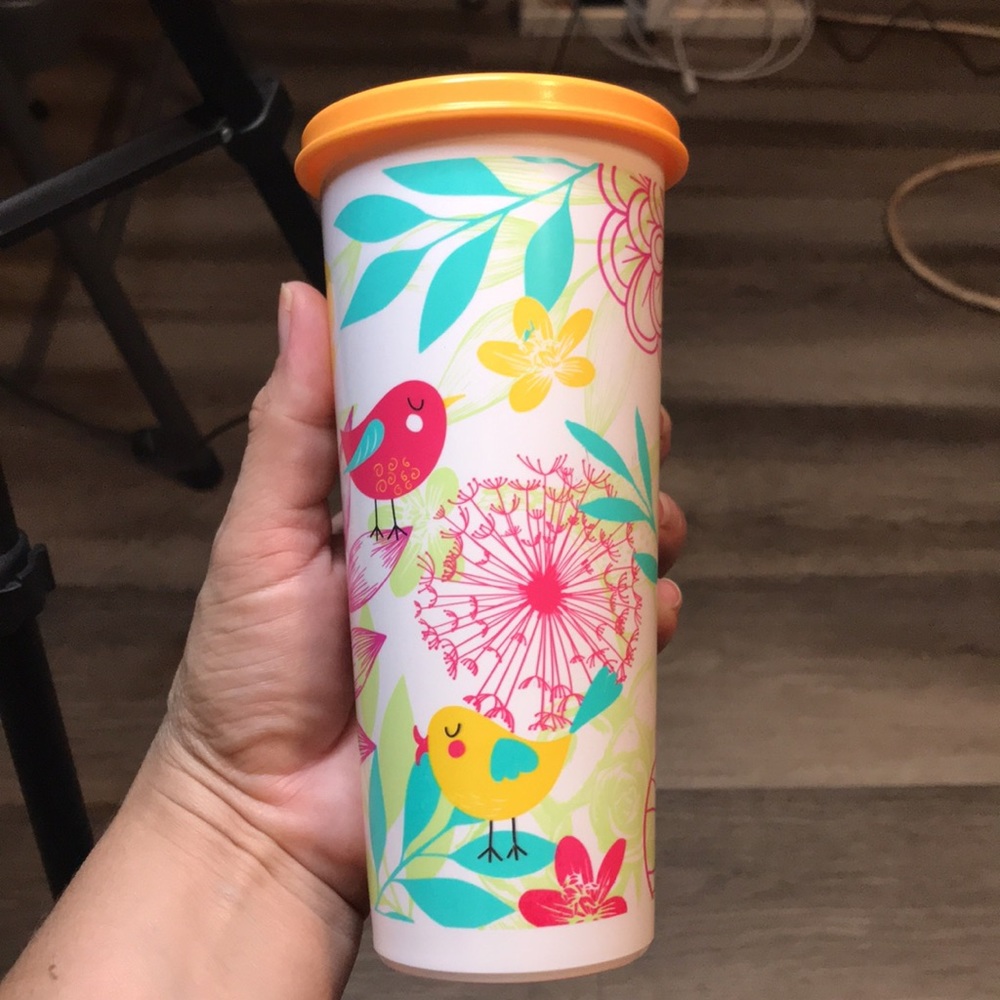 TUPPERWARE TUMBLER